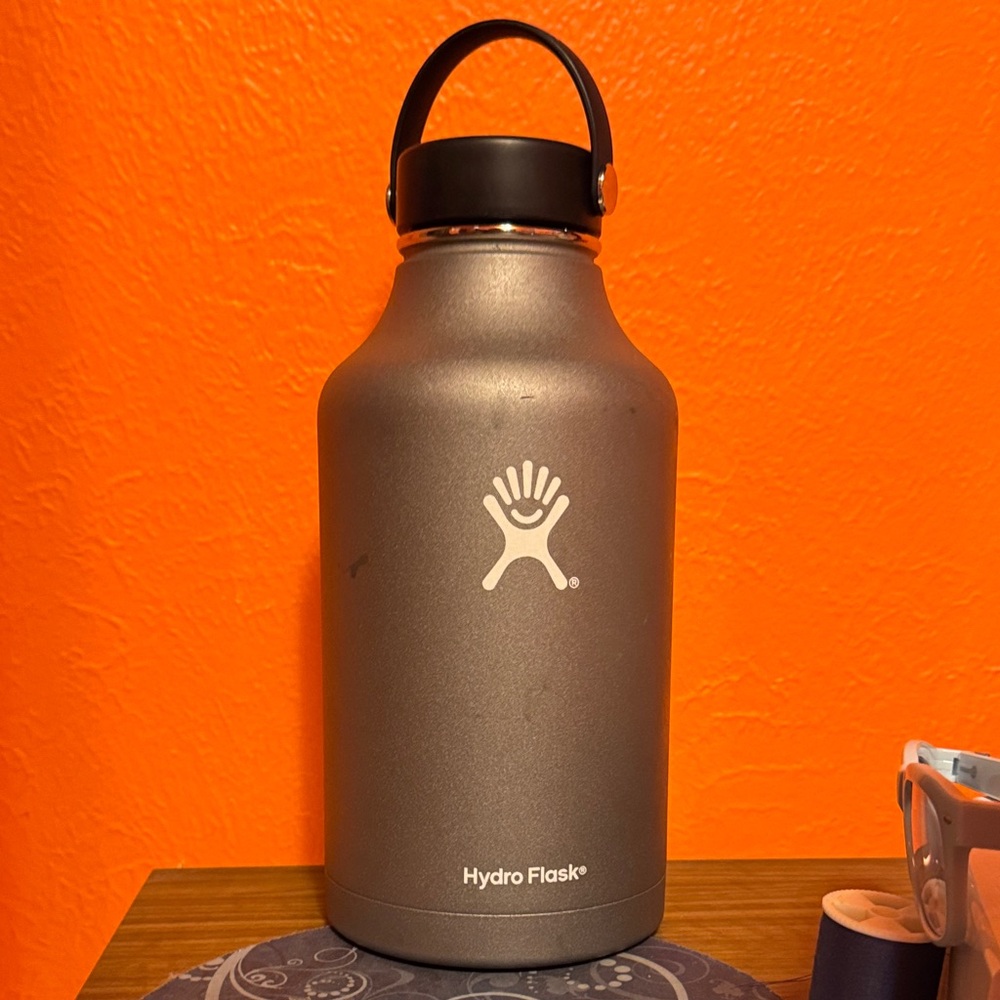 Hydro Flask Metallic Gray Thermos